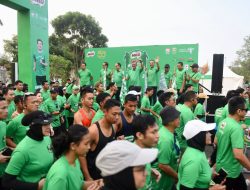 Sekda Edward Candra Lepas Ribuan Peserta Road to MILO ACTIV Indonesia Race 2024 di Jakabaring 