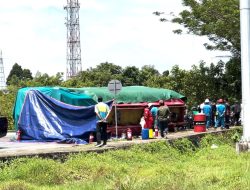 Hindari Pengendara Motor, Tangki Pengangkut BBM Terguling di Kubu Raya