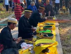 Istana Amantubillah Mempawah Kalbar Cuci Pusaka Kerajaan Berusia Ratusan Tahun