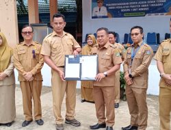 Pemkab Sekadau Hibahkan Satu Minibus Bagi SMKN 1 Sekadau