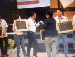 Dipicu Perbedaan Warna Piagam, Hampir “Adu Jotos” Dua Paslon Saat Deklarasi Damai Pilkada Singkawang