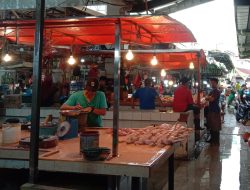 Harga Ayam Potong Tembus Rp27 Ribu di Pasar Flamboyan Pontianak