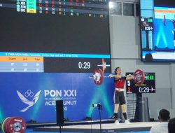 Atlet Angkat Besi Dhea Anisa Nabila Sumbang Medali Perunggu untuk Kalbar di PON XXI