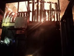 Diduga Akibat Konsleting Listrik, Sijago Merah Mengamuk