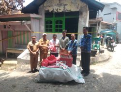 Pemkab Sekadau Serahkan Bantuan kepada Keluarga Korban Kebakaran di Gang Tembesuk