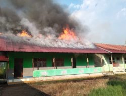 Gedung Lab dan Perpustakaan SMP Negeri 3 Sukadana Terbakar, Diduga Akibat Konsleting Listrik