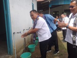Bupati Sekadau Launching dan Sosialisasikan Layanan Air Bersih di Dusun Ensali