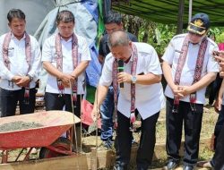 Wakil Bupati Sekadau Letakkan Batu Pertama Pembangunan Gereja GKII Solideo Kedukul SP 8