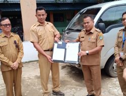 Bupati Sekadau Serahkan Hibah Minibus kepada SMKN 1 Sekadau untuk Dukung Pembelajaran Praktik