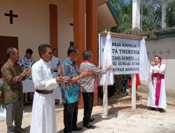 Bupati Sekadau dan Uskup Sanggau Resmikan Gereja Katolik Santa Theresia Stasi Sumpit
