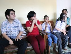 Pj Ketua TP PKK Kalbar Windy Prihastari Berikan Tali Kasih di Panti Asuhan Bhakti Luhur, Pontianak
