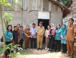 Pemerintah Kabupaten Landak Salurkan Bantuan Rumah Tidak Layak Huni di Desa Papung