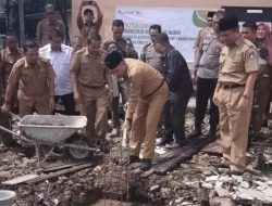 Pj Bupati Kubu Raya,Kalbar Letakkan Batu Pertama Pembangunan Surau Al Hijrah