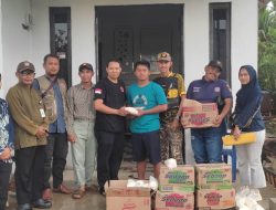 Pemerintah Kabupaten Kayong Utara Salurkan Bantuan kepada Korban Angin Puting Beliung