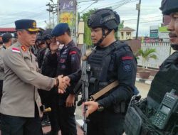 Kapolres Sanggau Pimpin Apel Pengecekan Personel BKO dan POH untuk Operasi Pilkada Serentak 2024