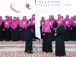 Peran Perempuan dalam Menjaga Ketahanan Keluarga dan Membangun Ketahanan Bangsa: Harisson Buka Seminar ALPPIND di Kalbar