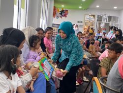 Youth Volunteer Program: Kepedulian untuk Pejuang Kanker dan Thalasemia di RS Soedarso