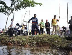 Gotong Royong Bersihkan Parit: Pemkot Pontianak Tanggulangi Genangan Air