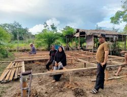 Baznas Kayong Utara Berikan Bantuan Rumah Layak Huni untuk Petugas Gali Kubur