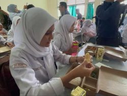 Program Makan Gratis Presiden Prabowo dan Wapres Gibran Disimulasikan di SMAN 1 Pontianak