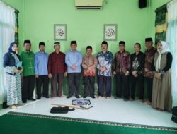 Kakan Kemenag Asahan Lakukan Kalibrasi Arah Kiblat Mushola Al- Ikhlas