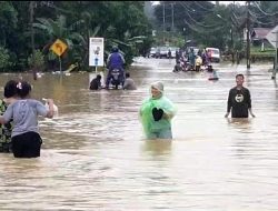Pemkab Sanggau Gerak Cepat Tangani Banjir, Pj Bupati Suherman Imbau Warga Tetap Waspada
