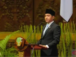 Menhut Raja Juli Antoni Ajak Kemenhut Kurangi Plastik, Mulai Dari Diri Sendiri