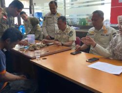 Satpol PP Kota Pontianak Amankan Anak Jalanan yang Resahkan Pengendara