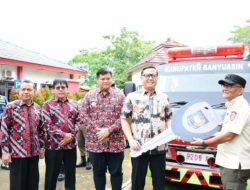 Pj Bupati Banyuasin Serah Terima Mobil Damkar, Sekaligus Musnahkan Arsip Berusia 10 Tahun