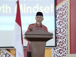 Mahyeldi Buka Pelatihan Mengajar Berbasis Growth Mindset bagi Para Guru SMA 1 Bukittinggi