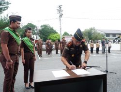 Kejari Sanggau Pimpin Penandatangan Fakta Integritas