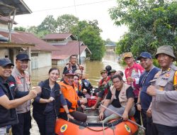 BNPB RI dan Pj Bupati Sanggau Tinjau Banjir di Kecamatan Bonti