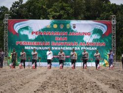 Perkuat Ketahanan Pangan Nasional, Kapolri Tanam Jagung di Yogyakarta