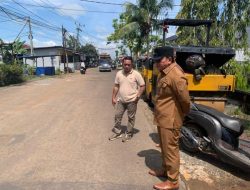 Bupati Kubu Raya Sujiwo Tegur Kontraktor Jalan Parit Bugis yang Lamban