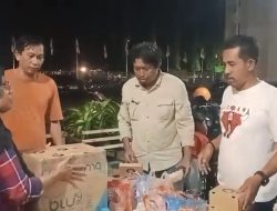 Alumni STMN 2/SMKN 4 Pontianak Angkatan ’96 Berbagi Paket Sahur Untuk Petugas Kebersihan