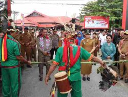 Usai Retreat di Akmil Magelang, Yohanes dan Susana Disambut Adat Dayak dan Melayu