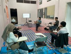 Tangkal Hoak, AJI Banda Aceh Gelar Pesantren Jurnalistik