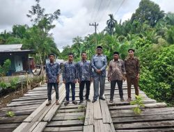 Anggota DPRK Nagan Raya H.Ramlan Tinjau Jembatan Penghubung Dua Gampong