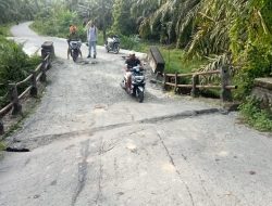 Warga Keluhkan Jembatan Penghubung Dua Gampong di Nagan Raya Ambles