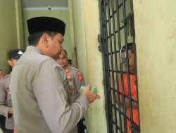 Kapolres Subulussalam Bagikan Takjil Buka Puasa kepada Tahanan
