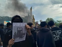 Aliansi Mahasiswa dan Masyarakat Kalimantan Barat Unjuk Rasa Protes Pengesahan UU TNI