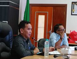 Meriahkan Hardiknas 2025, Pemkab Sintang Gelar Upacara Adat di Lapangan Kodim 1205