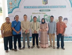 Ribuan Warga Lotim Sowan ke Bupati Setelah Sholat Idul Fitri
