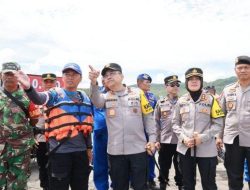 Pastikan Kenyamanan dan Keselamatan Wisatawan, Kapolda DIY Tinjau Pos Pam Pantai Parangtritis