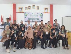 Camat Sajingan Besar Apresiasi Kegiatan Kuliah Kerja Lapangan Magister Ilmu Ekonomi Untan di Sajingan Besar