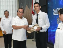 Bupati Sujiwo Serahkan SK kepada 34 CPNS: ASN Adalah Pelayan Rakyat, Bukan Jabatan Semata