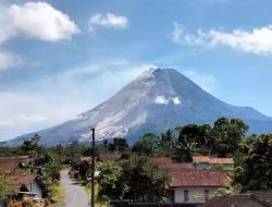Aktivitas Gunung Merapi Meningkat, 15 Guguran Lava dan Ratusan Gempa Tercatat dalam 24 Jam