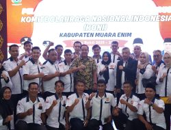 Wagub Cik Ujang Kukuhkan Kepengurusan KONI Muara Enim Masa Bakti 2025-2029