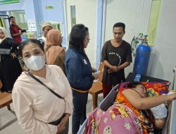 Srikandi Ketapang Mandiri Kunjungi Pasien Tumor, Serahkan Bantuan Kemanusiaan