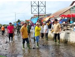 Bupati Kerinci Monadi Turun Langsung Gotong Royong Bersihkan Sungai Air Mukai